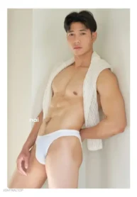 Bạn Cùng Lớp Ngày Nào Cũng Tiểu Lên Bàn Tôi_truyengay.net